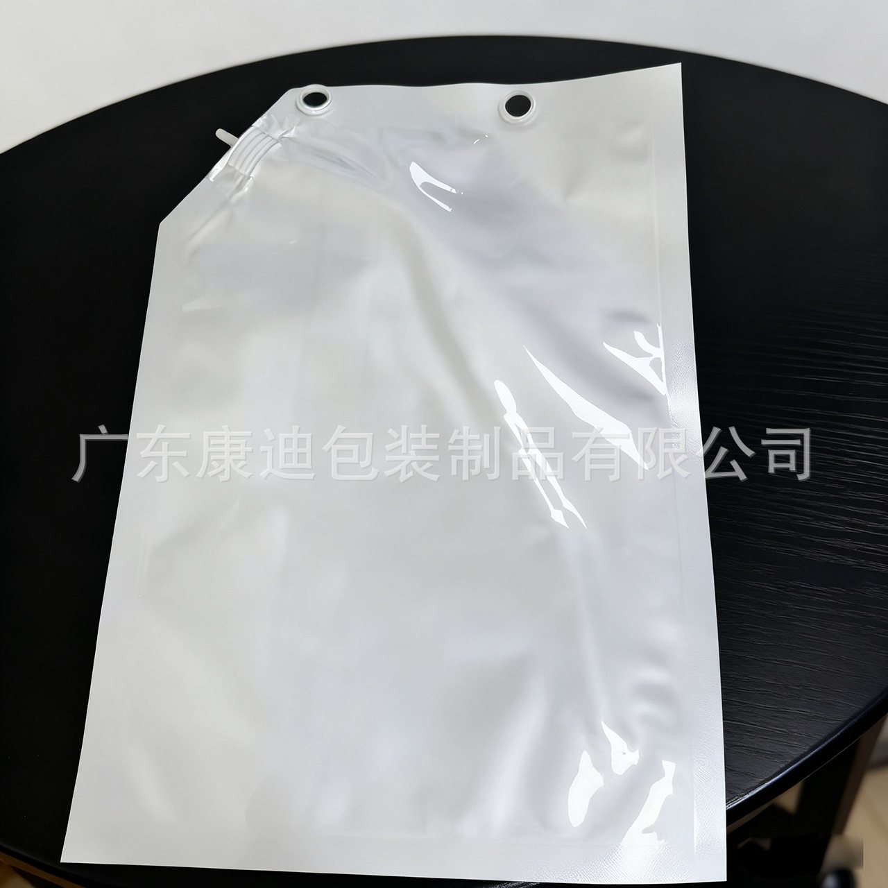 100ml 饮料液体包装袋(配螺旋吸嘴)